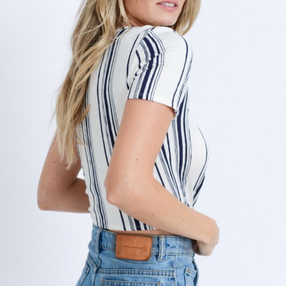 ❗️Two Left❗️NWT Stripe Short Sleeve Top - Picture 4 of 5